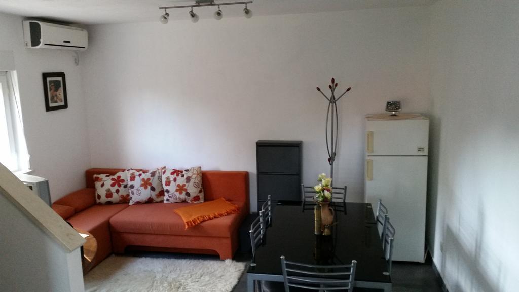 Holiday Home White House Sumartin Εξωτερικό φωτογραφία